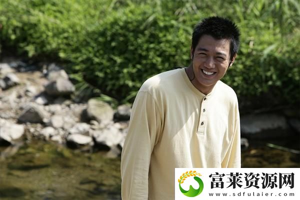 向日葵在線(xiàn)觀(guān)看免費(fèi)高清電視?。鹤穼り?yáng)光的溫暖與希望軟件教程玩法