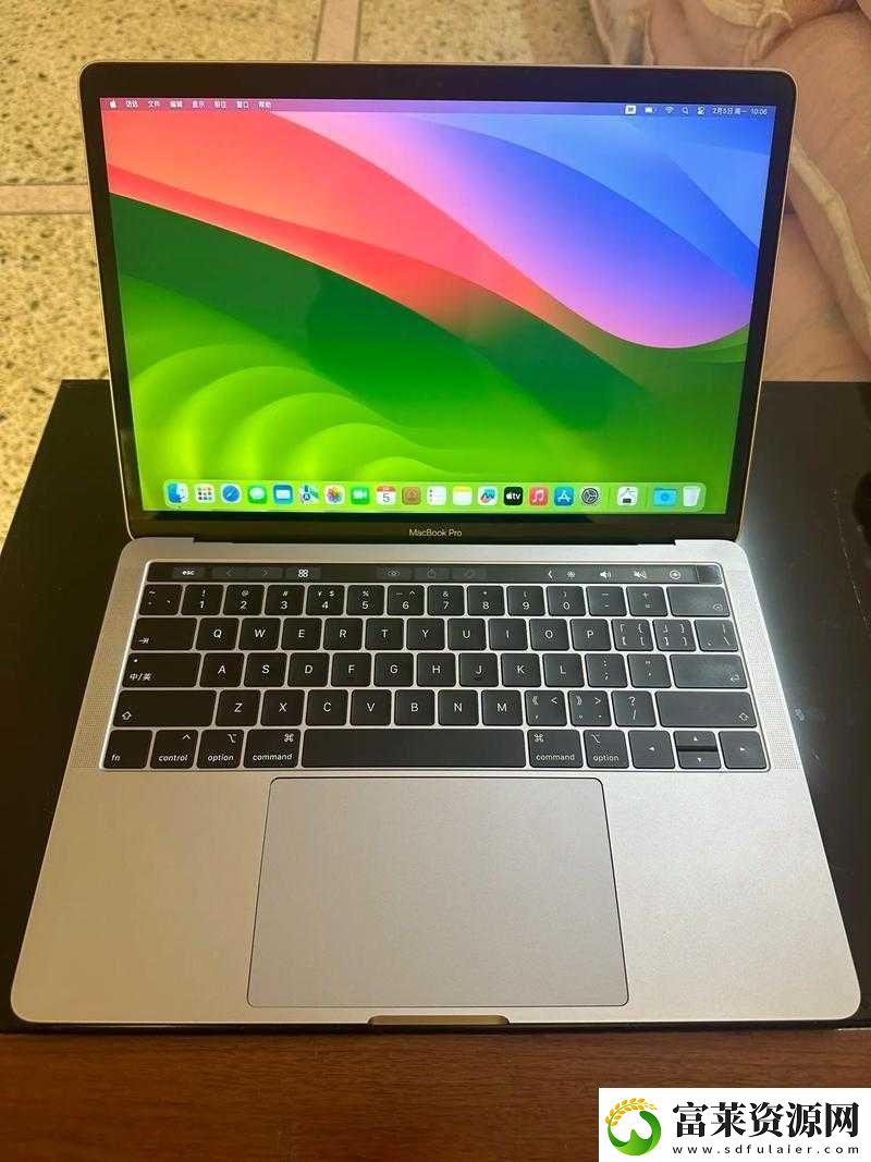 18-19-MacBook-Pro-超高特性久未改變軟件教程玩法