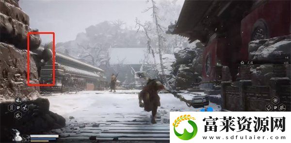 黑神話(huà)悟空亢金龍?jiān)谀?></p><p>4、接著在平臺(tái)的右前方位置，下坡繼續(xù)往院子中間移動(dòng)；</p><p style=